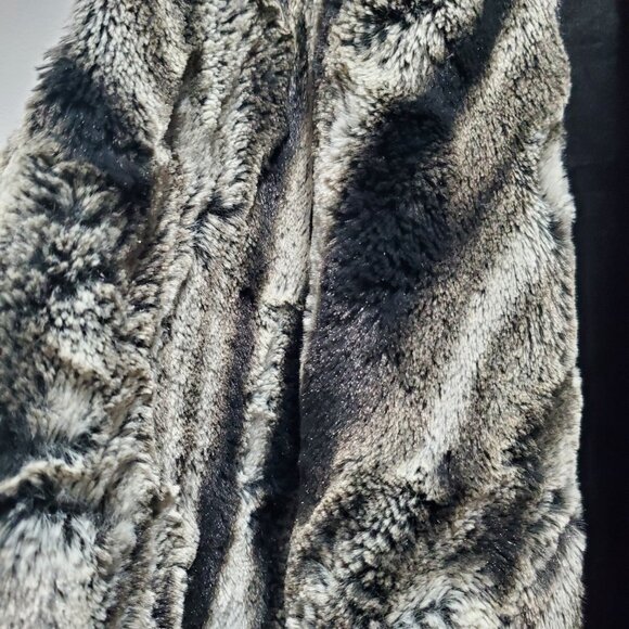 Faux Fur Flyaway Vest | Small - Picture 3 of 4